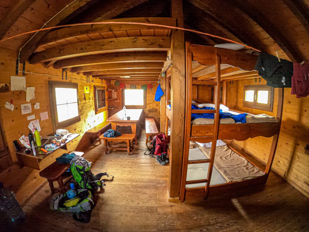 interno bivacco bonfante